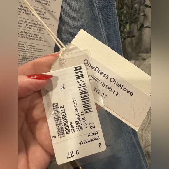OneDress OneLove Jeans - Picture 5 of 5